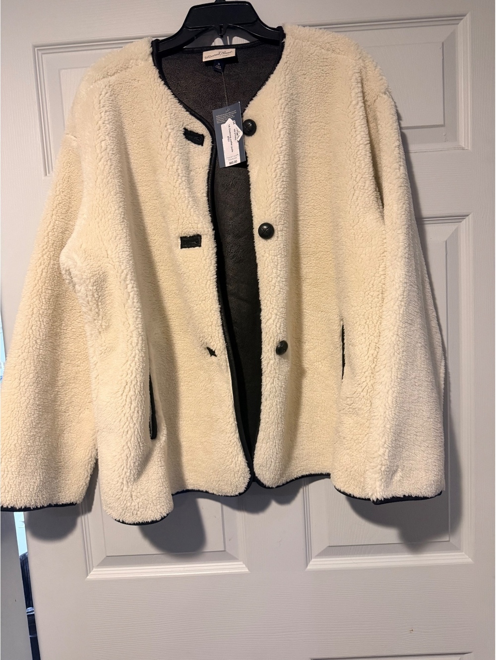 Universal Thread Women's Cream Faux Fur Jacket Size XL